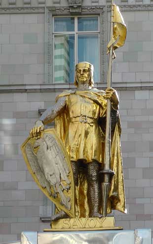The statue of John of Gaunt outside the Savoy Hotel.
