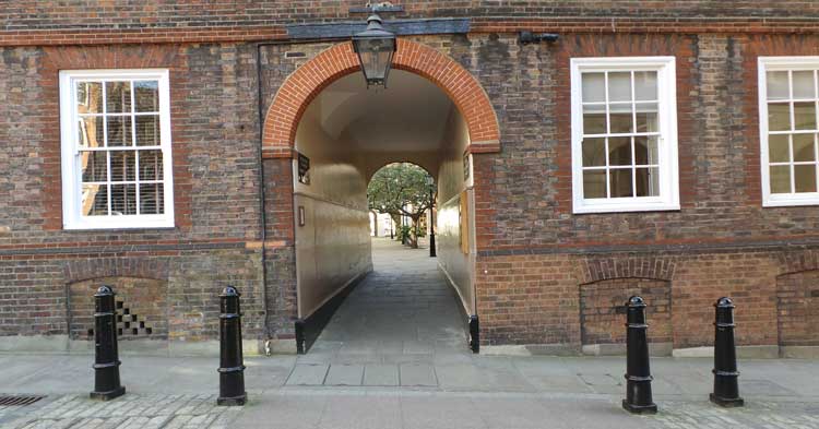 An arched passage that is one of the clues on the Fleet Street and Temple Treasure Hunt.
